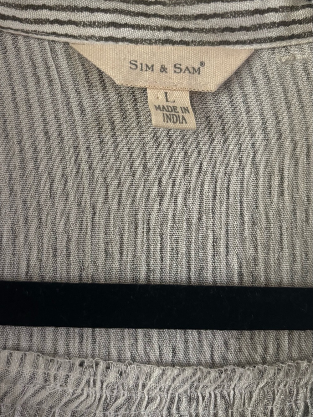 🌟 Sim & Sam Striped Button-Down Blouse 🌟 - Picture 3 of 4